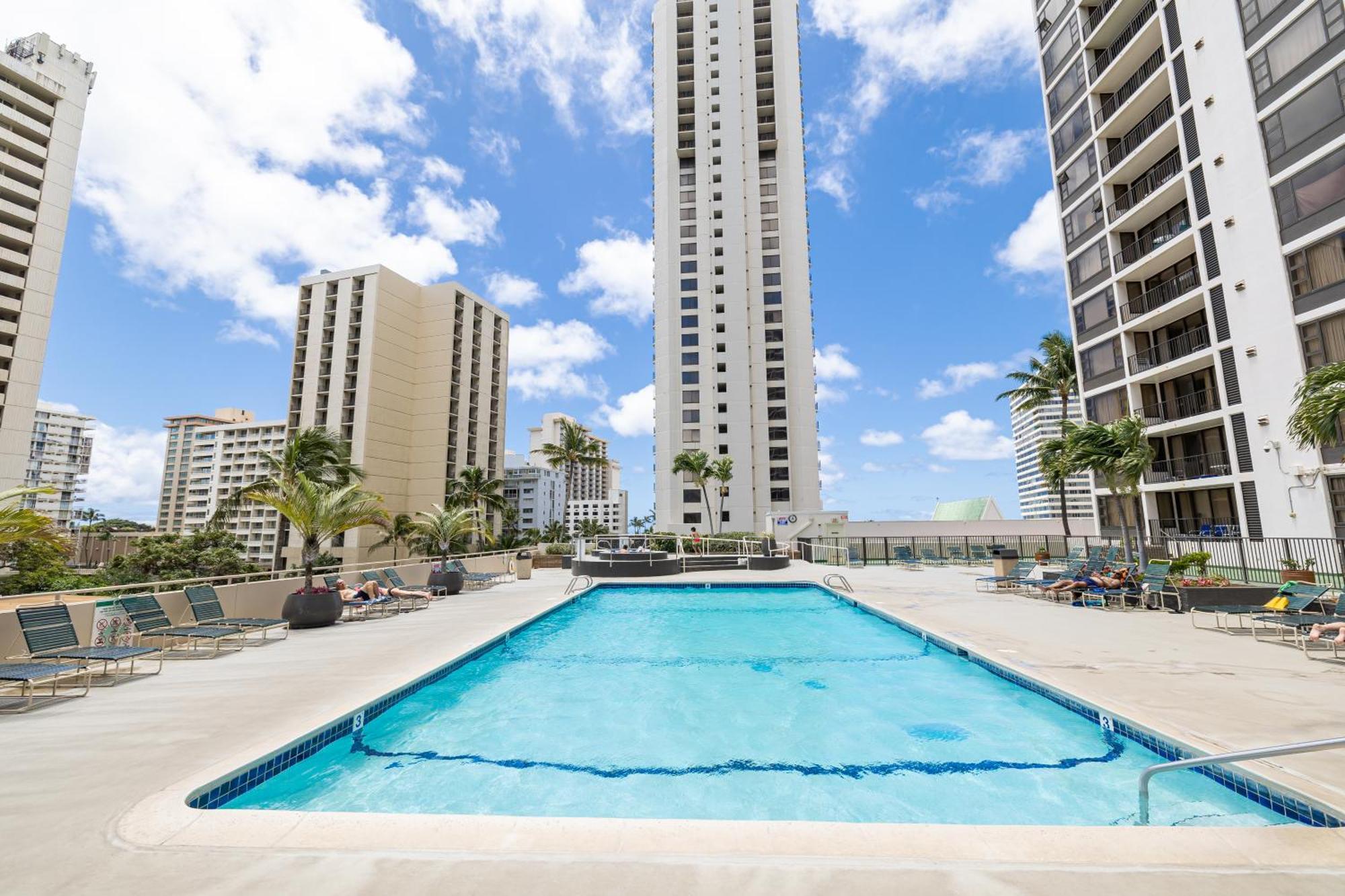 Charming 1br: Waikiki Banyan, Ocean View + Parking Appartement Honolulu