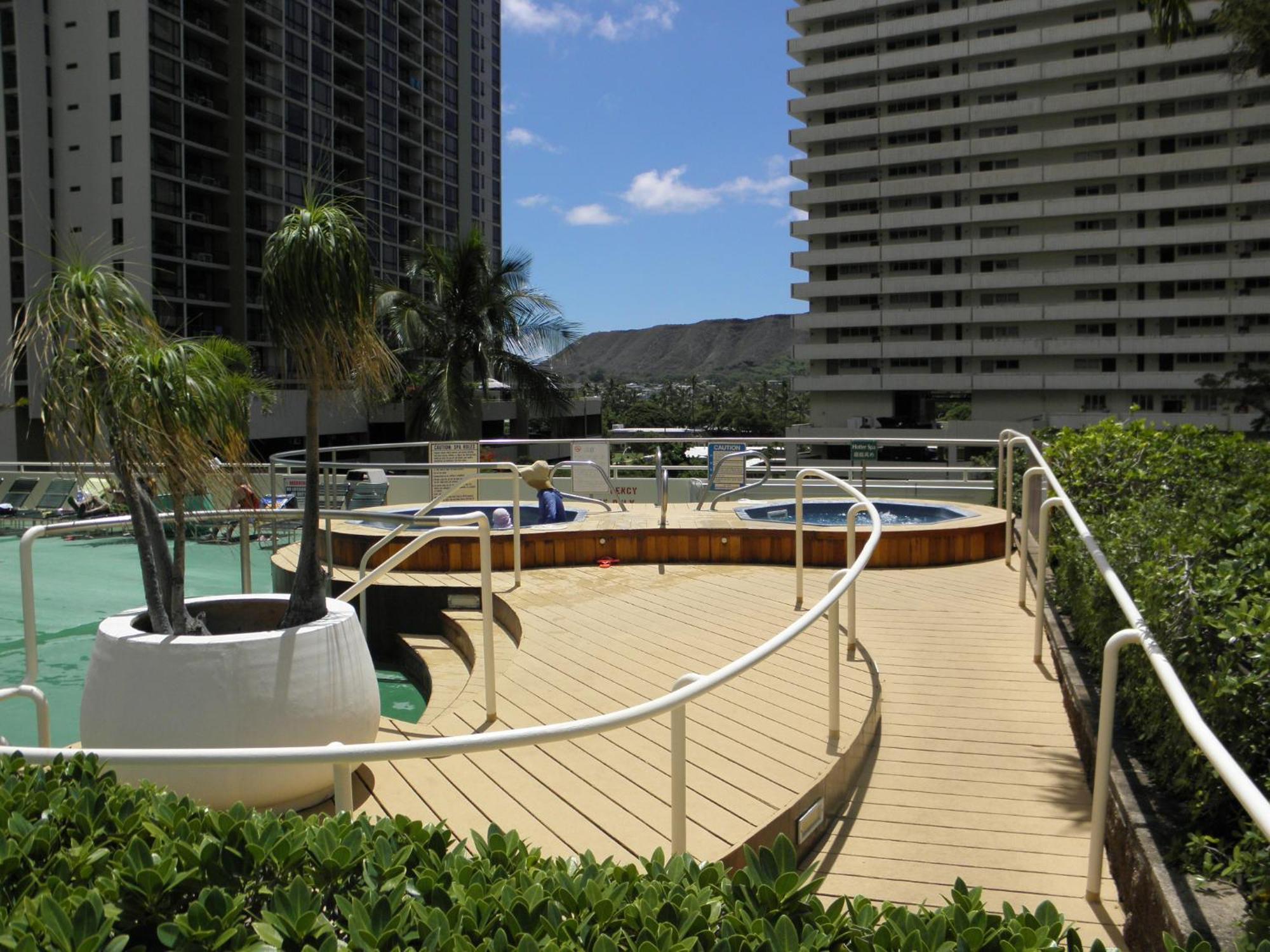 Charming 1br: Waikiki Banyan, Ocean View + Parking * Honolulu