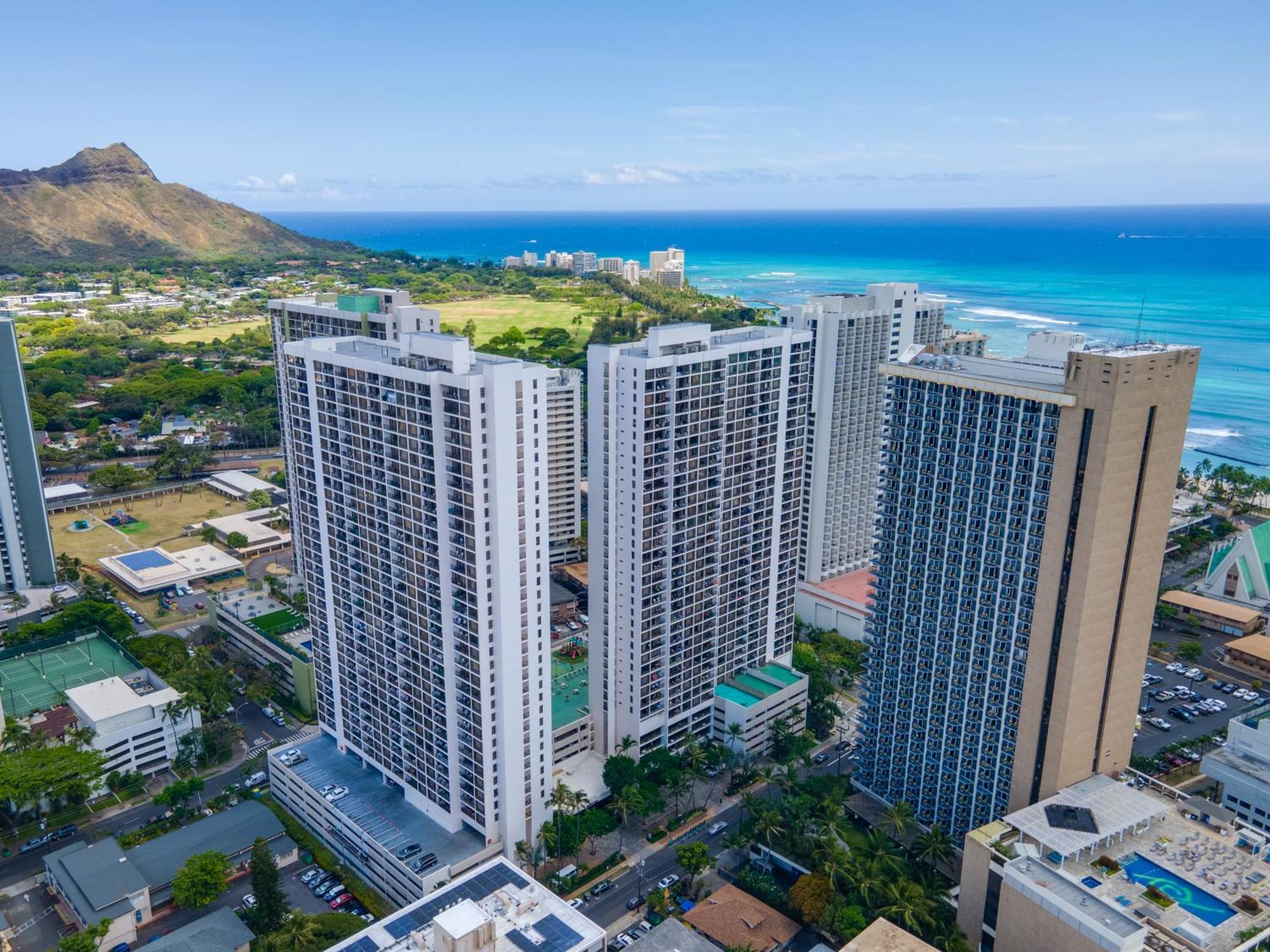 Appartement Charming 1br: Waikiki Banyan, Ocean View + Parking
