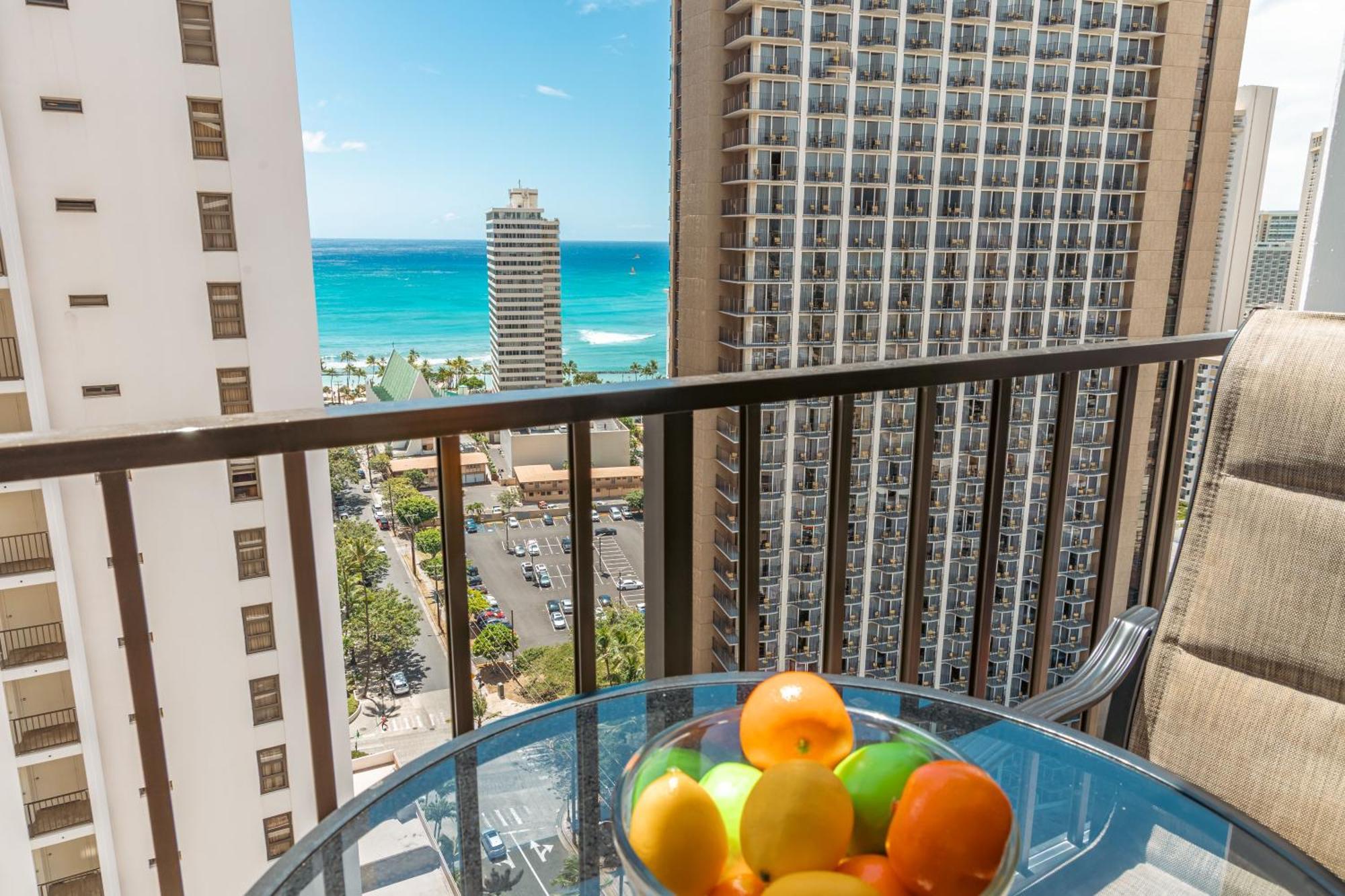 Charming 1br: Waikiki Banyan, Ocean View + Parking Appartement Honolulu