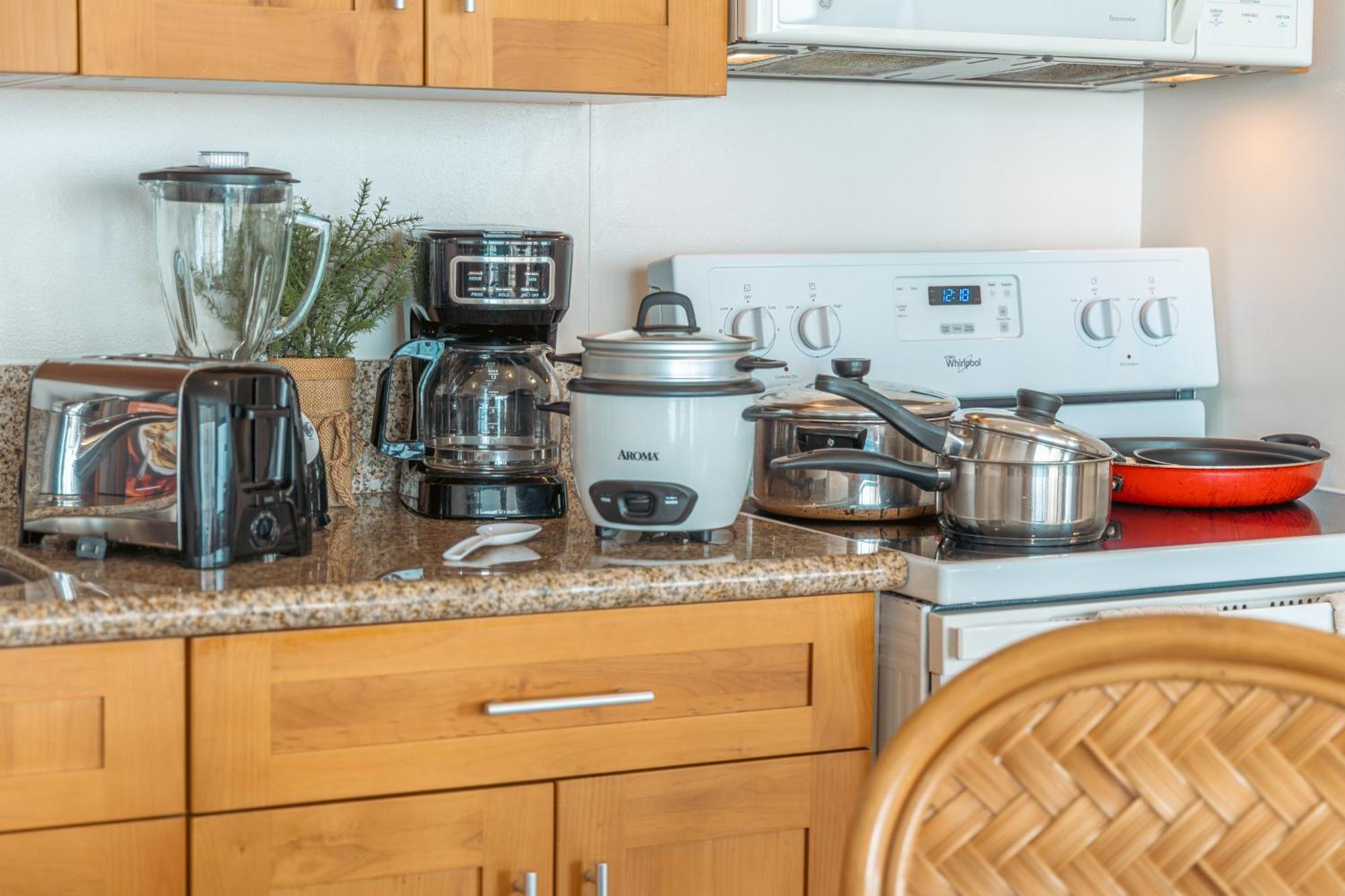 Charming 1br: Waikiki Banyan, Ocean View + Parking Appartement *